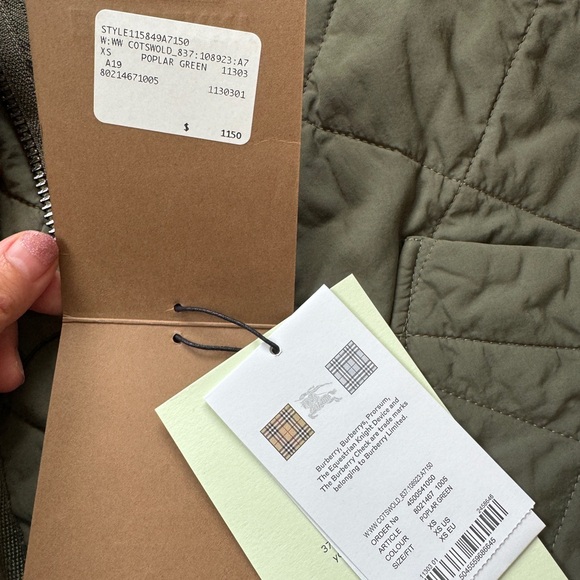 Authentic Quilted Burberry Jacket - Picture 14 of 16